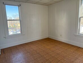 115 Britannia St, Unit Floor 2 in Meriden, CT - Building Photo - Building Photo