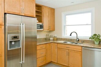 1068 Ashbury St in San Francisco, CA - Building Photo - Building Photo