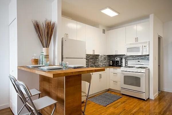 315 Seventh Avenue in New York, NY - Building Photo