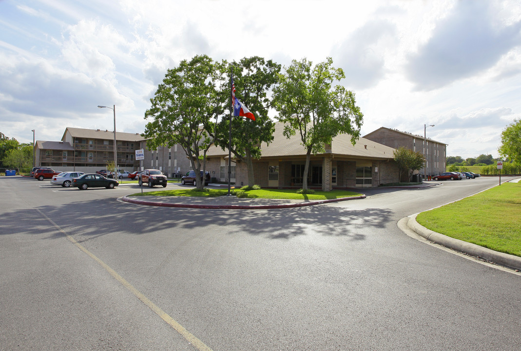 Westminster Square Apartments in San Antonio, TX - Building Photo