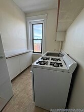 1152 Commonwealth Ave, Unit 53 in Boston, MA - Foto de edificio - Building Photo