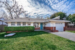 3108 Longridge Rd in Del City, OK - Building Photo