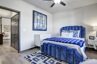 71 at Tulsa Hills in Tulsa, OK - Foto de edificio - Building Photo