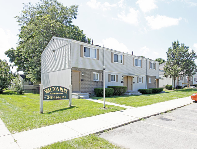 Walton Park Manor North in Pontiac, MI - Foto de edificio - Building Photo