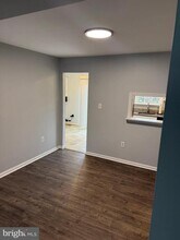 8625 Point of Woods Dr in Manassas, VA - Building Photo - Building Photo