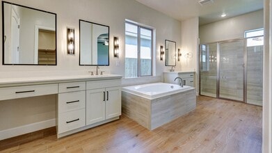 935 Talus Wy S in Madera, CA - Building Photo - Building Photo