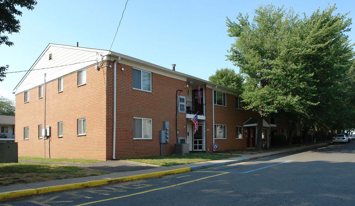 Timber Cove Apartments in Bellmawr, NJ - Building Photo