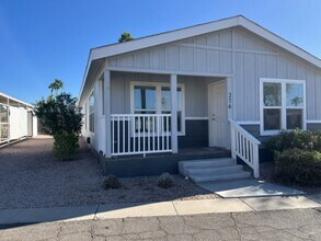 201 S Greenfield Rd in Mesa, AZ - Building Photo - Building Photo