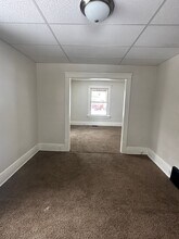 872 E Crosier St in Akron, OH - Building Photo - Building Photo