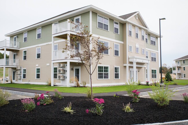 Fox Ridge Crossing at Kelly Park in Lisbon, ME - Building Photo - Building Photo