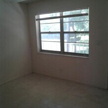 5180 NE 6th Ave in Oakland Park, FL - Building Photo - Building Photo