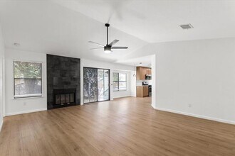7800 Turquoise Trail in Austin, TX - Building Photo - Building Photo