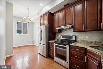 528 S 13th St in Philadelphia, PA - Building Photo - Building Photo