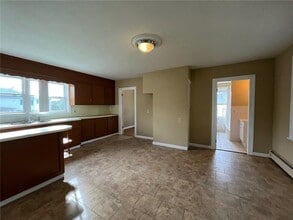 1140 S Broadway in East Providence, RI - Building Photo - Building Photo