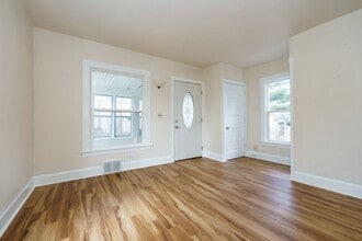 17 Sylvan St in Battle Creek, MI - Building Photo - Building Photo
