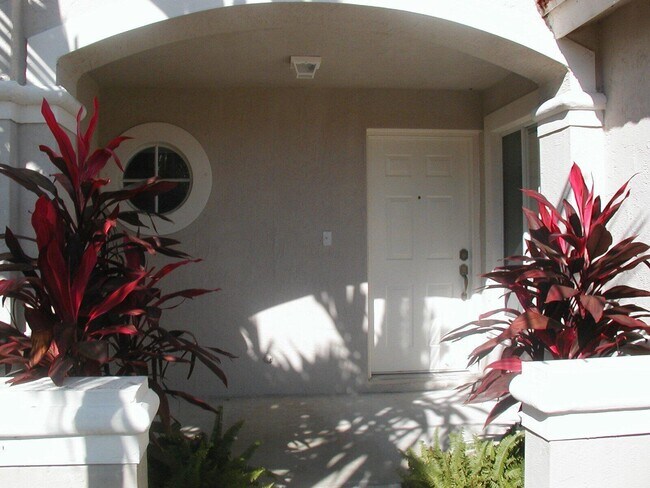 7052 Hawks Nest Terrace in Riviera Beach, FL - Building Photo - Building Photo