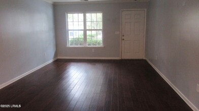 409 Dante Cir in Beaufort, SC - Foto de edificio - Building Photo