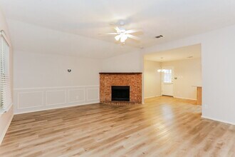 526 Berryhill Dr in Mansfield, TX - Building Photo - Building Photo