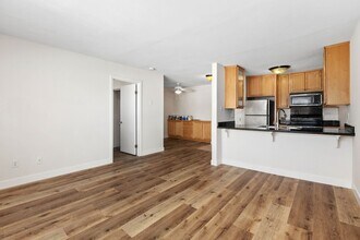 4860 Rolando Ct in San Diego, CA - Building Photo - Building Photo