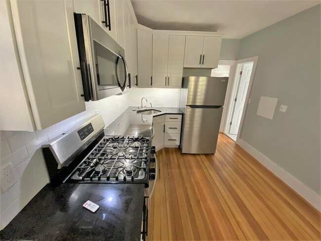 7 Bay State Ave, Unit 1 in Somerville, MA - Building Photo - Building Photo