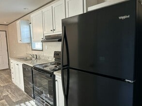 38651 Tarr Dr in Zephyrhills, FL - Building Photo - Building Photo