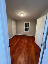 10 Walnut Ct in Leominster, MA - Foto de edificio - Building Photo