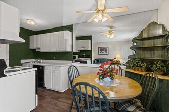 901 Leisure Square in Virginia Beach, VA - Building Photo - Building Photo