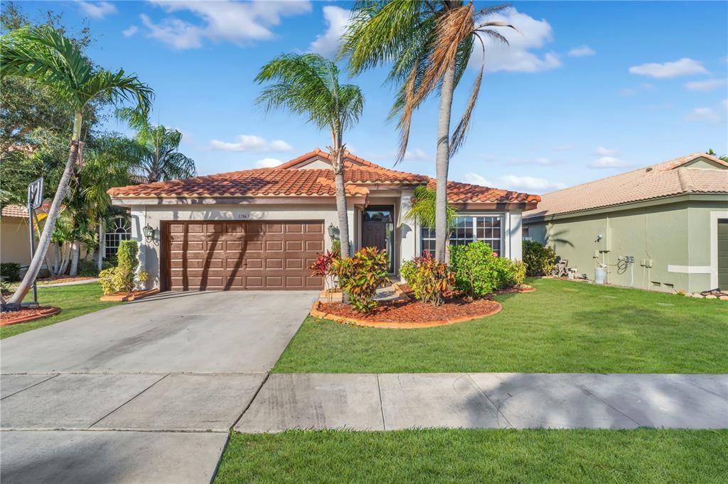 17863 SW 13th St in Pembroke Pines, FL - Building Photo