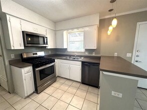 1104 Kinney Ave in Austin, TX - Building Photo - Building Photo