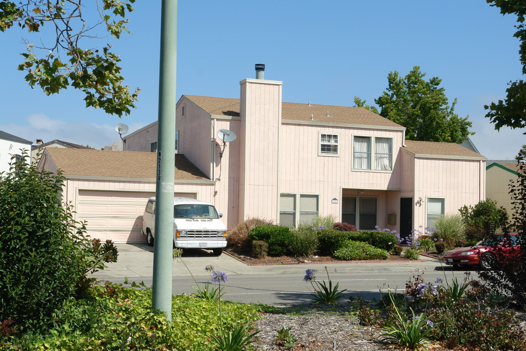 880 Stanford Ave in Oakland, CA - Foto de edificio