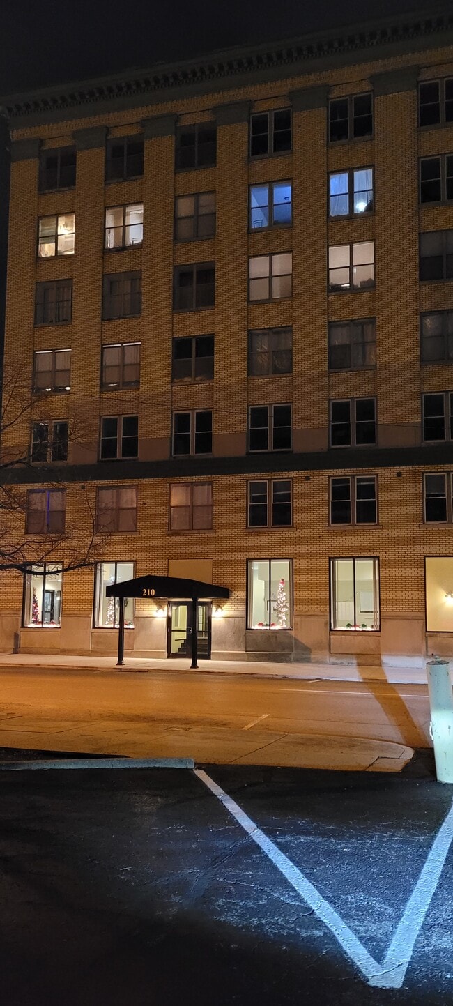 225 E High St, Unit 103