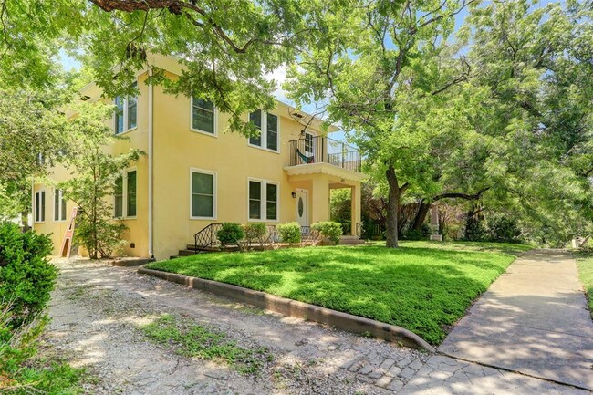 603 Bellevue Pl in Austin, TX - Building Photo - Building Photo