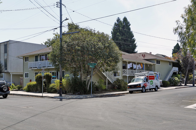 431 Washington St in Santa Cruz, CA - Building Photo - Building Photo