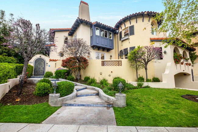 property at 2753 Piedmont Ave