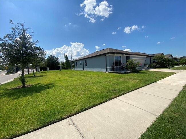 6345 Bradford Woods Dr in Zephyrhills, FL - Building Photo - Building Photo