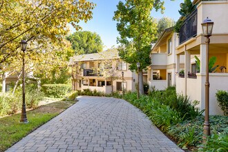 Westlake Villas in Westlake Village, CA - Foto de edificio - Building Photo