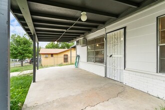 8807 Easy Valley St in San Antonio, TX - Building Photo - Building Photo