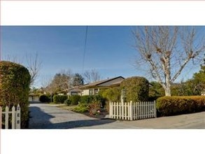 632 Chiquita Ave in Mountain View, CA - Building Photo - Building Photo