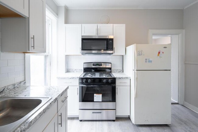 649 4th St in Troy, NY - Building Photo - Building Photo