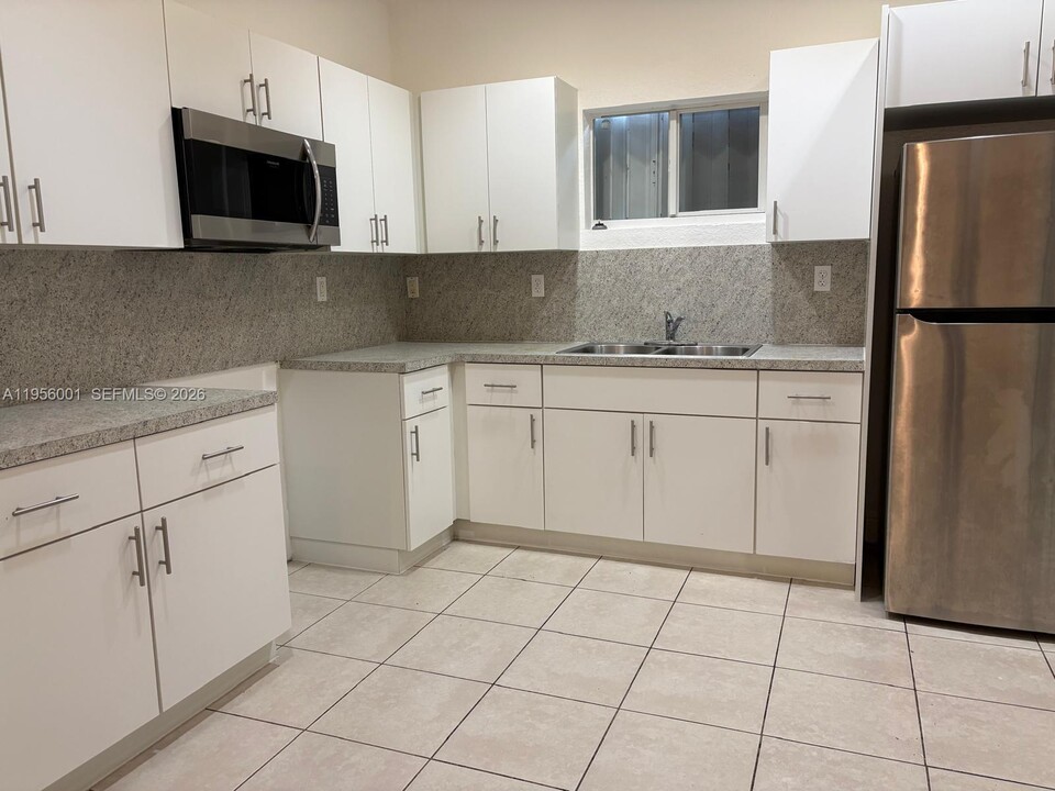 2916 NW 51st St in Miami, FL - Building Photo