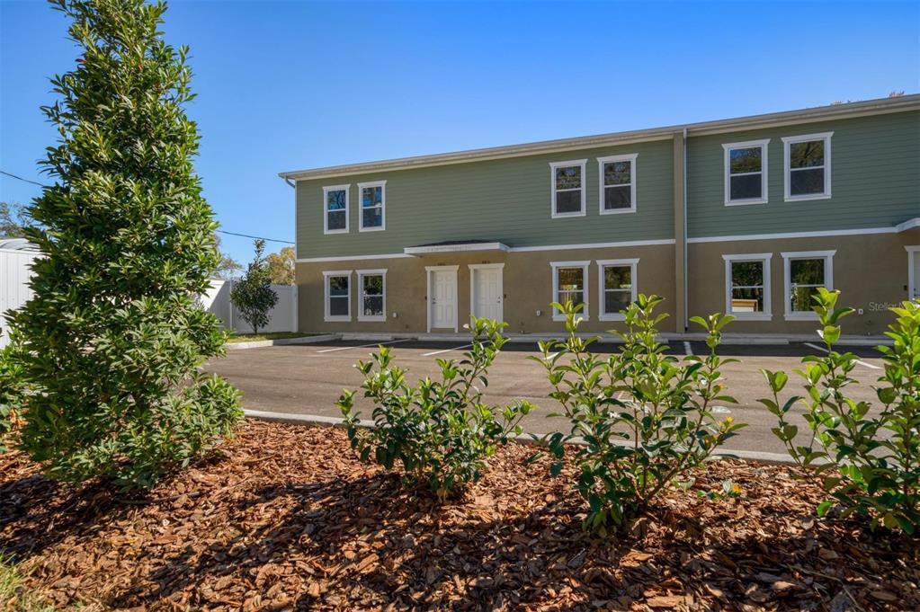 8405 Daves Homes Pl in Tampa, FL - Building Photo