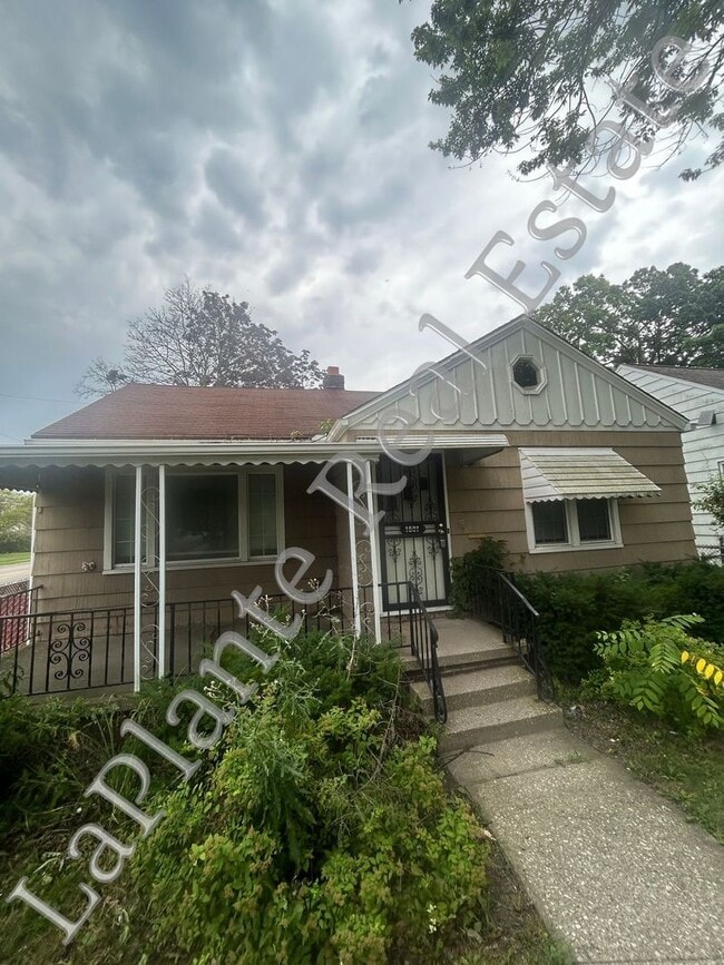 property at 1501 Glenbrook Dr