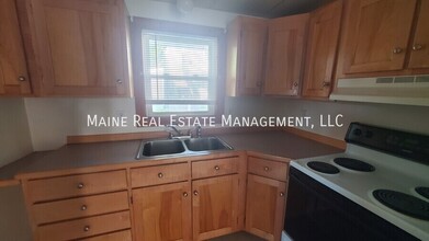 23 Wilson St in Skowhegan, ME - Building Photo - Building Photo