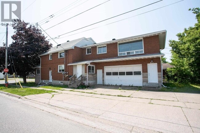 84 Wallace Terrace in Sault Ste Marie, ON - Building Photo - Building Photo