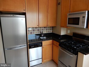 1730 Arlington Blvd, Unit 209 in Arlington, VA - Building Photo - Building Photo
