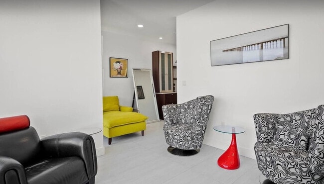 4243 Bougainvilla Dr in Lauderdale-by-the-Sea, FL - Building Photo - Building Photo