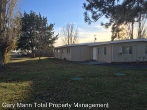 7733 McDougal Ave NE in Moses Lake, WA - Building Photo - Building Photo