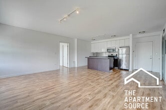 1544 W Glenlake Ave in Chicago, IL - Building Photo - Building Photo