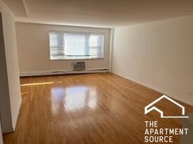 8644 Skokie Blvd in Skokie, IL - Building Photo