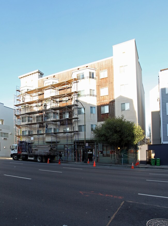 Gabriela Apartments in San Francisco, CA - Foto de edificio - Building Photo